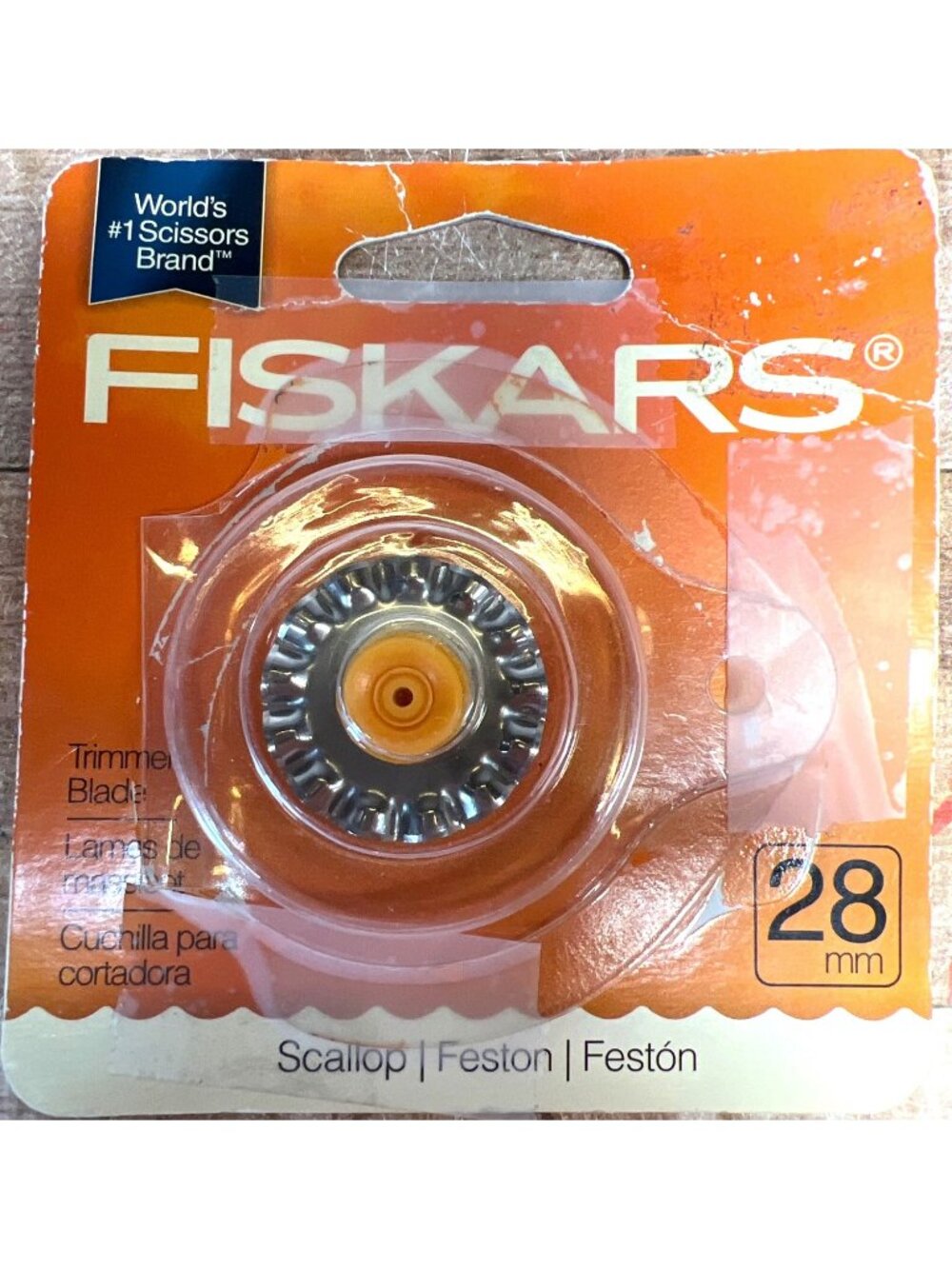 Fiskars 28mm Rotary Blade Scallop Design Open pkg